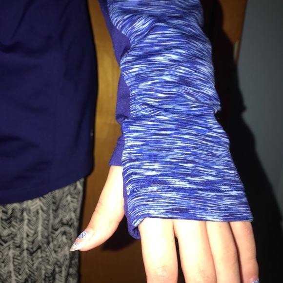 blue/purple running shirt never worn (didn’t fit) - Picture 3 of 4